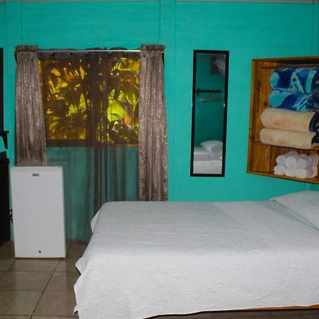 Cabinas Rio Celeste La Amistad Bed & Breakfast Exterior photo