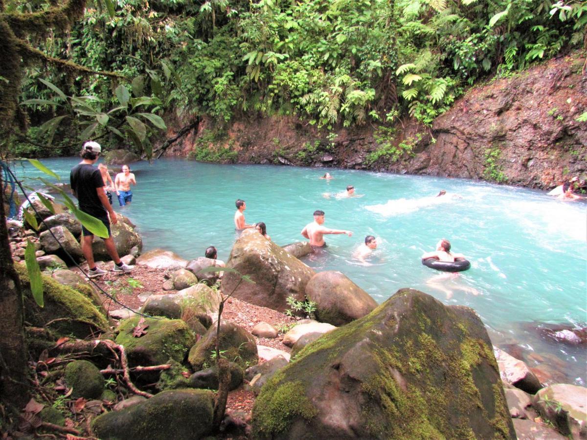 Cabinas Rio Celeste La Amistad Bed & Breakfast Exterior photo