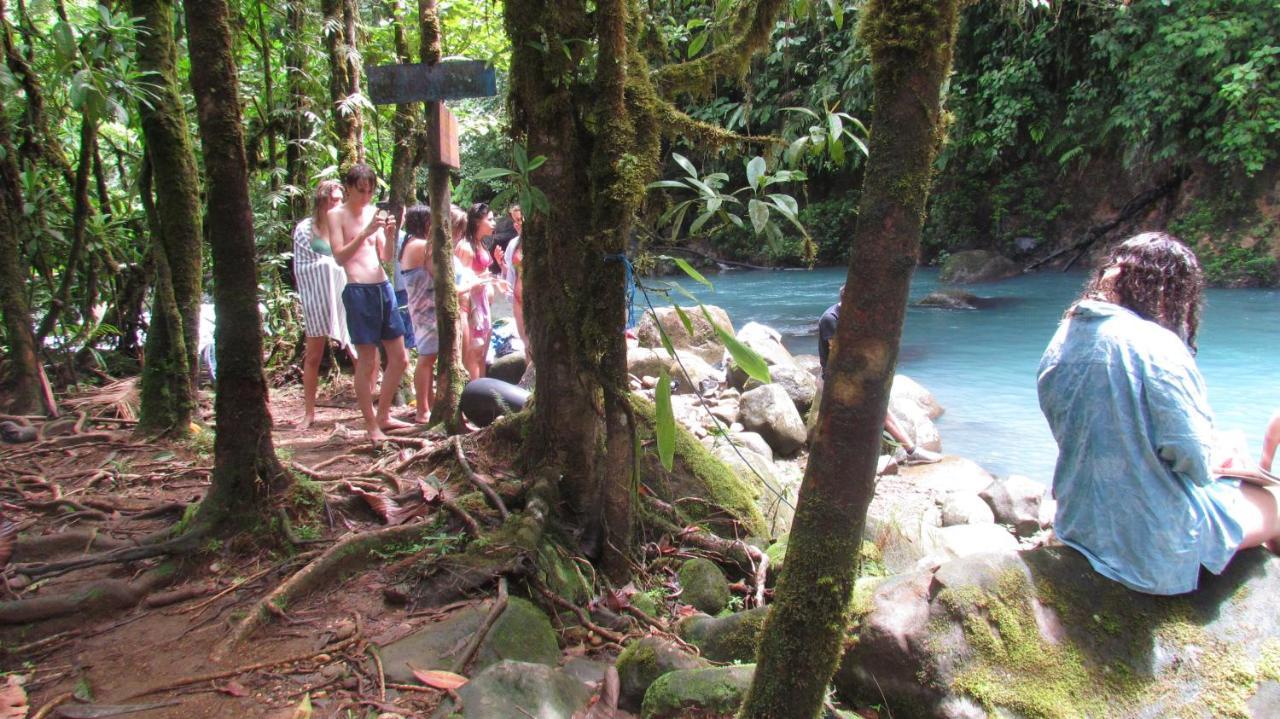 Cabinas Rio Celeste La Amistad Bed & Breakfast Exterior photo