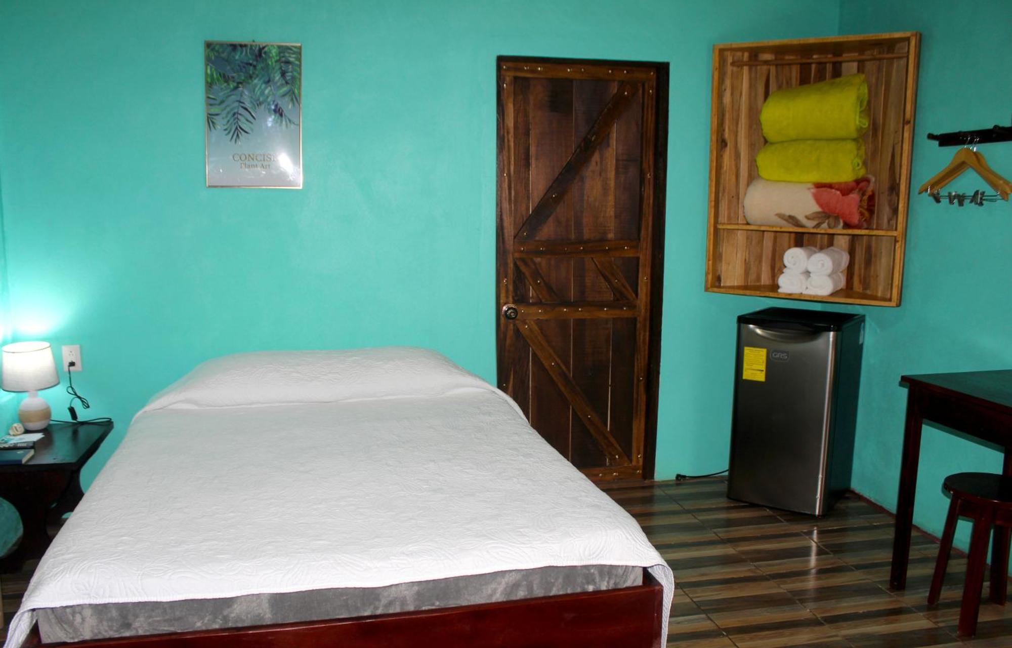 Cabinas Rio Celeste La Amistad Bed & Breakfast Exterior photo