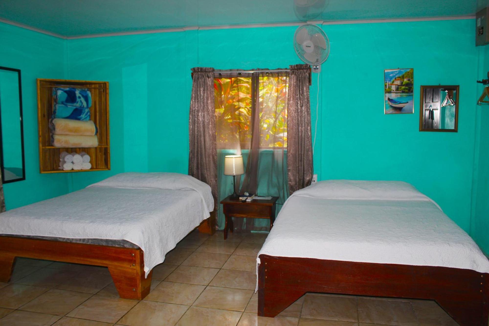 Cabinas Rio Celeste La Amistad Bed & Breakfast Exterior photo