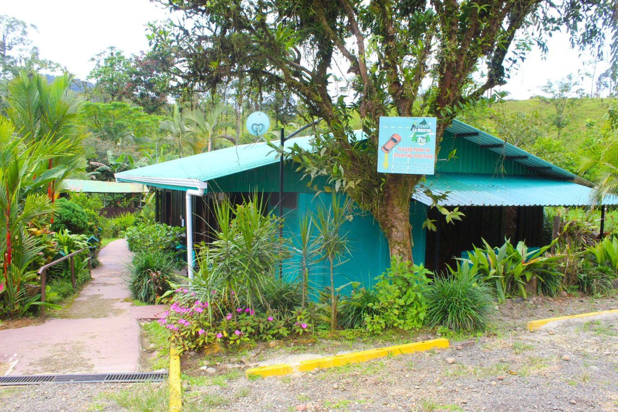 Cabinas Rio Celeste La Amistad Bed & Breakfast Exterior photo