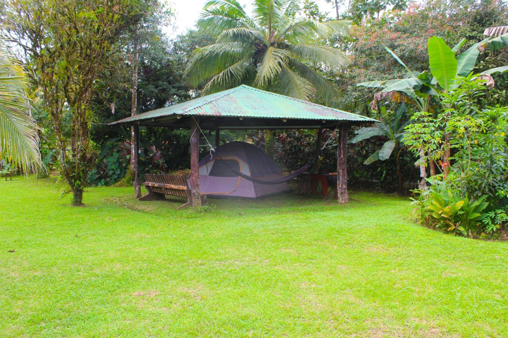 Cabinas Rio Celeste La Amistad Bed & Breakfast Exterior photo